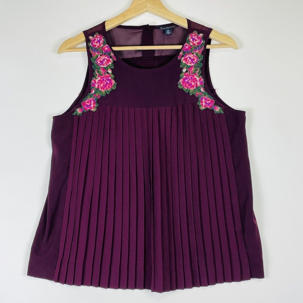 American Eagle Tank Top Women Medium‎ Purple Floral Cross Stitch Pleated Boho